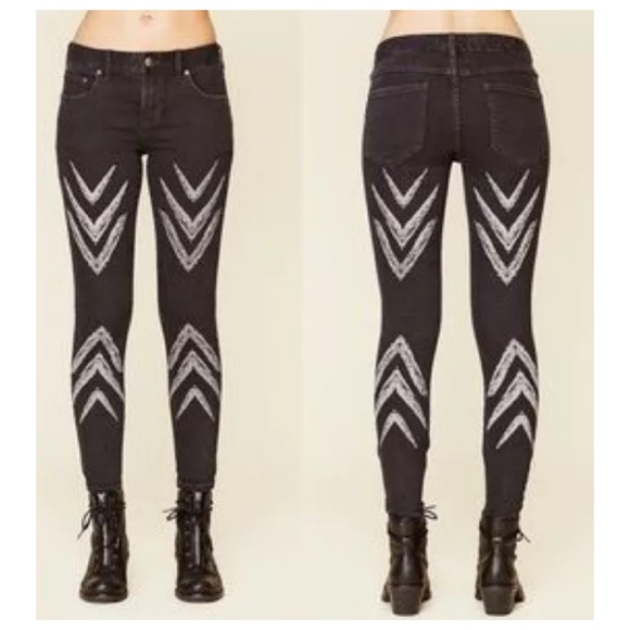 FREE PEOPLE black skinny jeans -size 28 - Picture 1 of 13